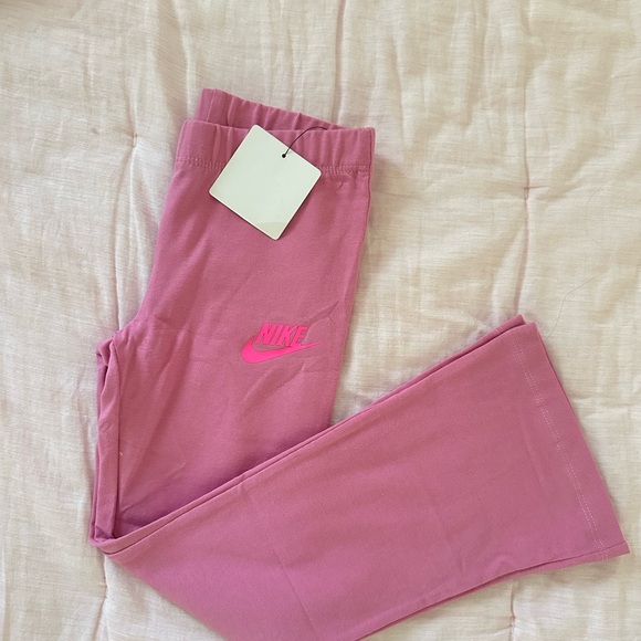 Nike Set - Picture 3 of 5